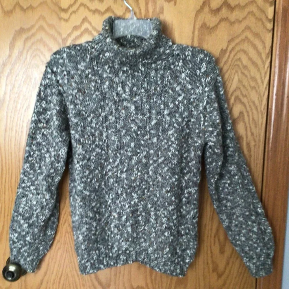 Illustrations - Vintage Gray Turtleneck Sweater with white, red, green, gold & p - Picture 1 of 7